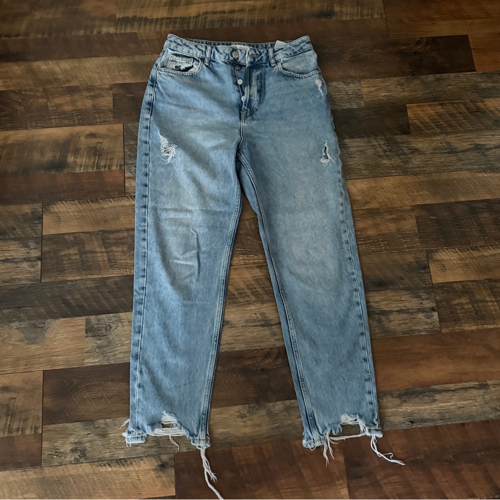 Zara Light Blue Denim jeans high rise button up